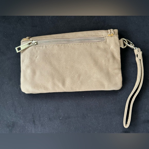 BEBE Beautiful Studded Beige Kissey Clutch Wristlet - Picture 8 of 13